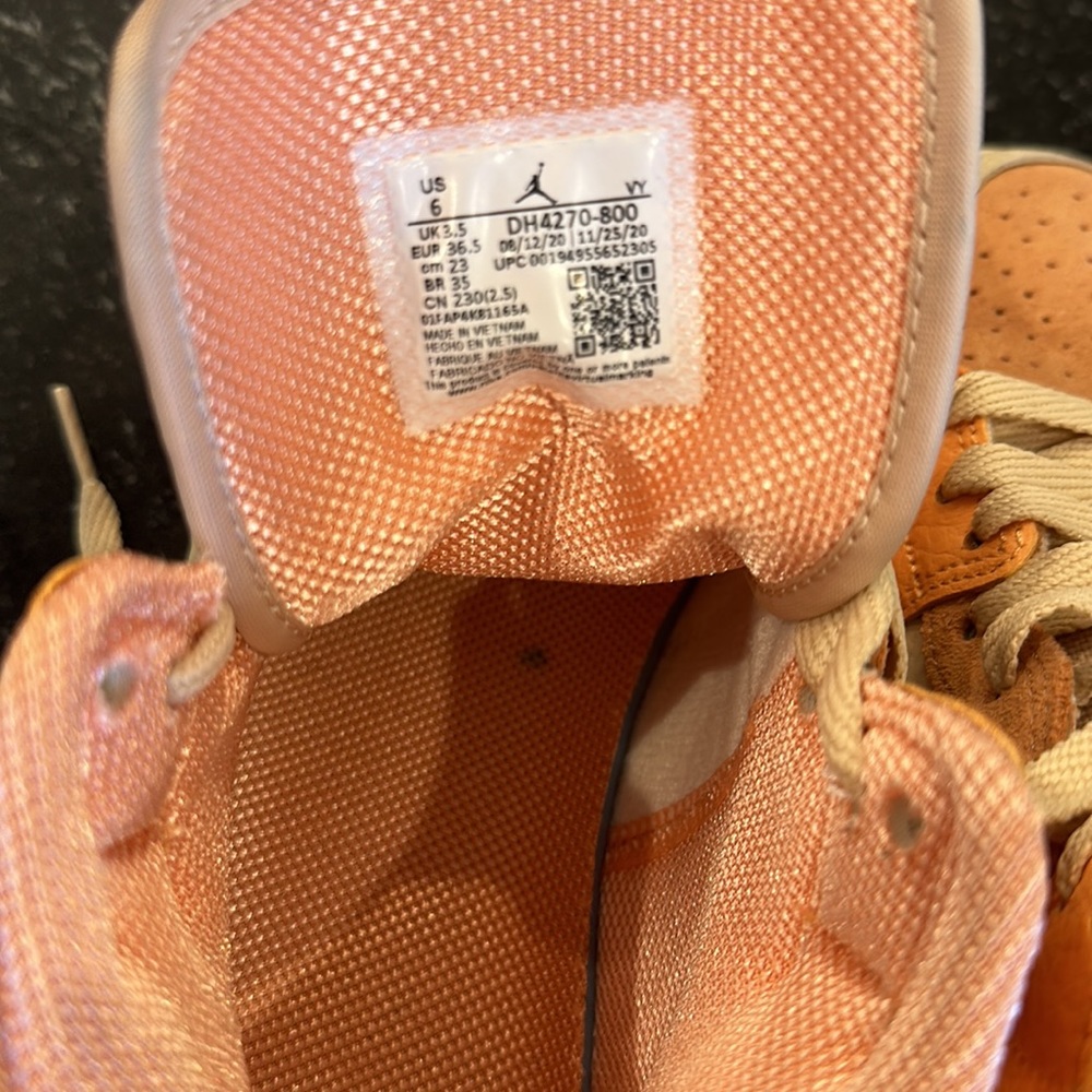 Jordan 1 Mid - Picture 6 of 12